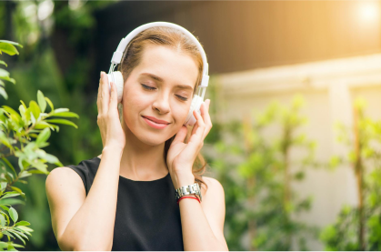 <span style="font-size:14px;font-weight:400;">Olivia Smith - 30 August 2024</span><br>How NFTs Are Transforming the Music Industry